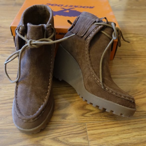 Rocket Dog Sandie Hush Chesnut Fringe Chukka Wedge Bootie - Picture 2 of 5